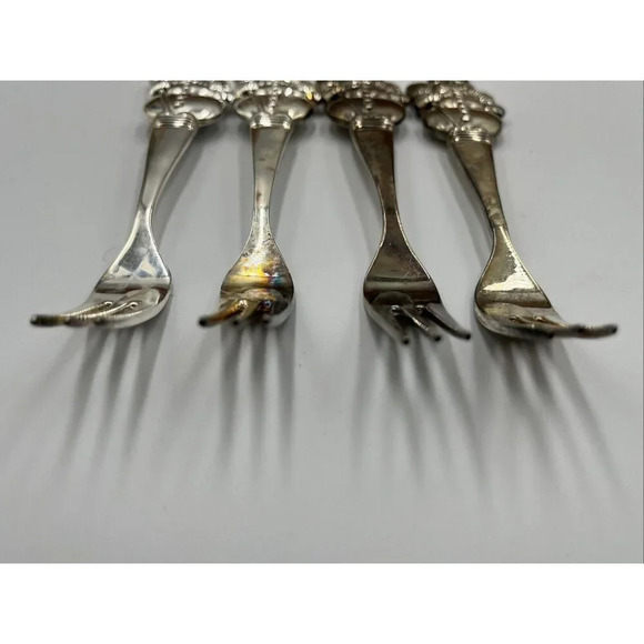 4 Snowman Silverplated hors d’oeuvre Forks By International Silver Co. 5 1/2” - Picture 5 of 9